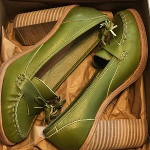 Apple green Swedish Hasbeens tassel loafers NWT